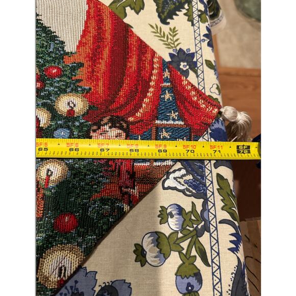 NWT Vintage Victorian Santa Christmas Tree Table Runner 4‎ placemats settings - Picture 8 of 9